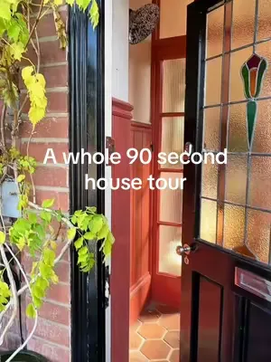 We miss it! Just the best house to live in and a fun place to entertain and hang out. I need to pull up some footage of when we bought it, a grotty, dingy maisonette that no-one else wanted #sunnyspac