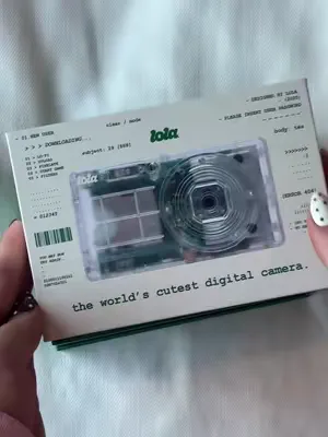this would’ve ruined me in 2006 💿✨