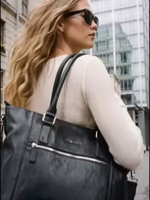 If you want to show up polished and put-together, this is the work bag you need. 👜✨ Style, structure, and function, all in one. #bag #tote #workbag