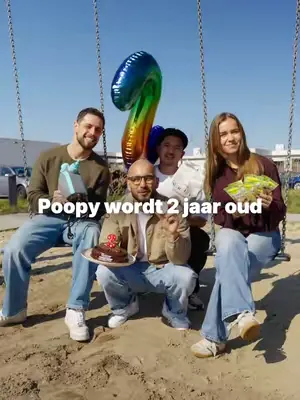 Poopy is 2 jaar oud! En dat vieren we :)  Dank aan iedereen voor de support. Laten we met zijn allen de wereld van kattenzorg een stukje beter maken :)
