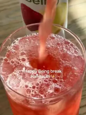 May or may not be our second #happybeing break of the day 😉  It’s the little things.  #hallelujah #workbreak #wellness #whitetea 