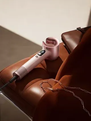 Comfort. Convenience. Confidence. From quick morning routines to last-minute plans, MOVA Aero C helps you dry fast and step out with smooth, camera-ready hair. #MOVA #MOVASG #MOVATech #AeroC #HairDrye