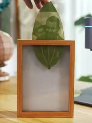 Turn a favorite photo into a keepsake for Dad🍃 Not just a leaf. A memory that lasts. ❤️ Father's Day gift idea👇 Create your own with LP4 👉Link in bio #LaserEngraving #laserpeckerlp5 #fathersdaygift #C