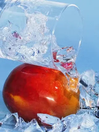 The juiciest moments are best served over ice. 🧊 Ice(d) Expressive captures the rush of frozen mango, cooling eucalyptus, and fresh spearmint in every spritz. #FragranceTok #LuxuryFragrance #perfumeto