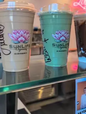 The Lifecykel team visited SunLife Organics in West Hollywood to taste some products that contain our extracts. Amazing flavors coming out of this place. Sending huge appreciation to @SunLife Organics