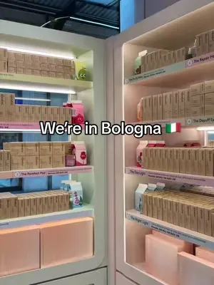Bologna, come say hi 🫰 The Yepoda Pop-Up is now open at Bologna Centrale 🇮🇹 #ItalyMustVisit #YepodaInBologna #YepodaPopUp #YepodaStore