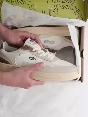 Unboxing the Canyon Craft inspired inspired by layered stone and soft clay textures. 🪨 Get yours on moea.io