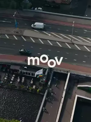 POV: you join the first Moov Walking Club and suddenly hit your 10k steps before 10am✔️ We took it to Amsterdam last week to prove that movement doesn’t have to disappear just because summer showed up