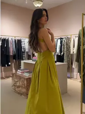 Vestidos con espaldas descubiertas en verano >>>> @Maria Rama Antelo wearing Anina Dress Pistacho  #voganacollection #fyp 