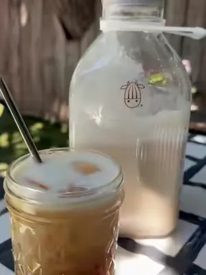Almond Cow is on a mission to reduce food and plastic waste. And we love to see businesses doing the same, like Cold Brew Coffee Crew in Hollywood, CA! Happy Earth Month! #LowWaste #PlasticFree #Plant