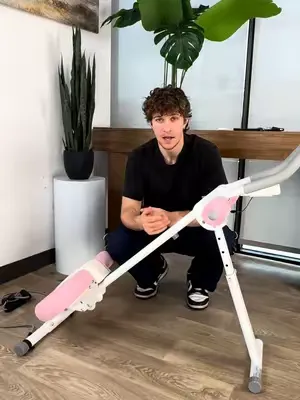 🔥 Sofa aus. Workout an. Ich gehe LIVE mit der MERACH Vibrationsplatte & dem AB Trainer 💪 Teste mit mir einfache Moves für zuhause und sichere dir exklusive LIVE-Deals ⚡️ Wer kommt in den Stream?  #mer
