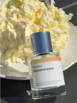 Musky Buttercream? 💫 Think: Pure heavenly indulgence enrolled in etiquette classes. But for your senses. #perfumetok #muskyfragrance #skinscent #dossierperfumes