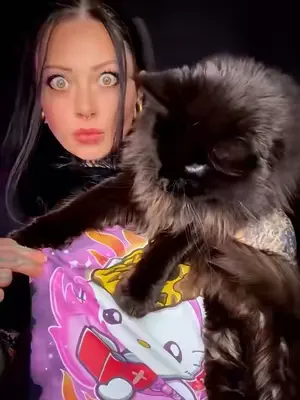 Hell Kitty fu***ing owned this year 👹🔥