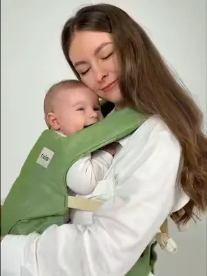 Meet our newest Spring color: Basil Linen 🌿 #babycarriers #spring #babywearing 