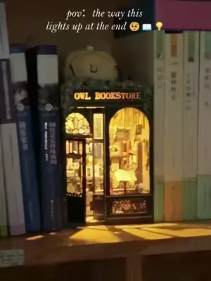 The way this lights up at the end😊📚#DIY #cutebee #TiktokShopSpringGlowUp
