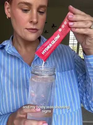Mum life = always on the go… and always a little dehydrated 💧✨ Between the busy days, headaches, and brain fog, staying hydrated isn’t always easy. That’s where HydraGlow comes in 🤍 Packed with electr