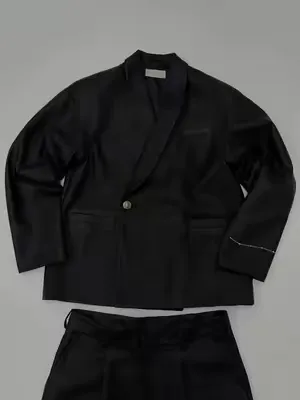 We designed a custom look for @holyernia, a black handcrafted sheepskin suit, Made in Italy, for his Milan shows.  Everything, Solo per Amore. This bespoke two-piece suit, handcrafted in Italy for Mat