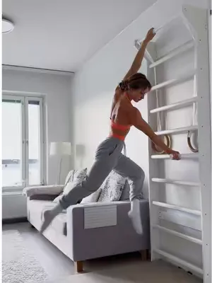 In love with working out at home🧡 Tired of the cycle of quick fixes? What if we cultivated a lifestyle of lasting well-being, rooted in consistent healthy habits and true balance?  Imagine the freedom