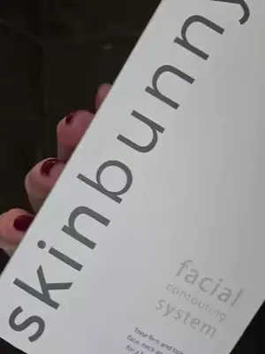 There’s nothing better than starting the week with our amazing Facial Contouring system, especially with the lovely Kassie🤍 #skincareroutine #skincaremusthaves #skincareessentials #skinbunnyskincare #