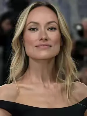 Olivia Wilde is glowing for the Met Gala with makeup by @melaniemakeup in a full face of Thrive Causemetics 💄✨ Get Olivia's look: • Triple Threat Color Stick™ in Anita and Olivia for a lit-from-within