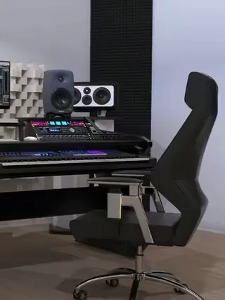 Your Workflow is Personal. Your Setup Should be too. Commander V2 with a Keyboard Stand or Pullout - What would you choose? 👇🏻 Comment STAND or PULLOUT . . . . . . #StudioDesk #CommanderV2 #KeyboardSt