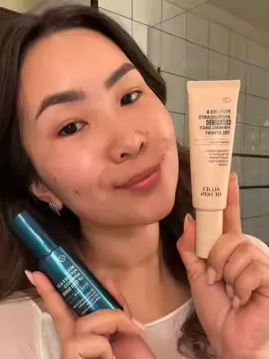 @alinka_zaripova shares the routine she has on repeat for hydrated and visibly firmer skin. Product breakdown: Molecular Silk Amino Hydrating Cleanser Multi Peptides & Growth Factor Advanced Lifting S