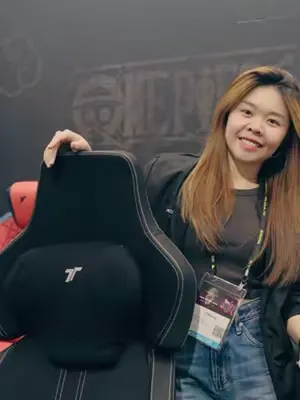 Here’s a sneak peek from COMPUTEX Taipei 👀 Our Head of Product Development took the spotlight to showcase 2 of our unreleased products, giving visitors an exclusive first look at what’s coming next fr