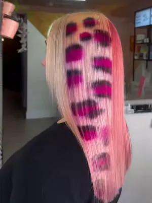Calico hair is still an ongoing trend… but what about leopard print hair 👀?    Always use our hair care after a visit to the salon to prolong the life of your look, we want you to enjoy it as long as 
