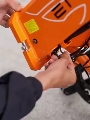 Built solid. Every click feels right.#ENGWE #ebike #electricbike #commuterlife #asmr 