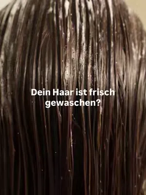 Dein Haar ist frisch gewaschen und trotzdem fehlt dieses leichte, klare Gefühl?  Oft liegt das nicht an der Pflege an sich, sondern an dem, was sich über Zeit im Haar ansammelt: Rückstände aus Styling