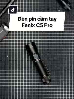 𝐅𝐞𝐧𝐢𝐱 𝐂𝟓 𝐏𝐫𝐨 - một bước đệm trước khi đến với những mẫu đèn pin chiến thuật chuyên nghiệp, một lựa chọn nâng cao cả về độ sáng, tầm chiếu và thời lượng sử dụng cho với Fenix C5 V2.0.#fenixlight #edc #