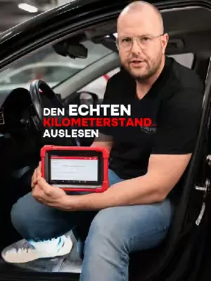 🚗Ist der Kilometerstand wirklich echt? Der Kilometerstand wird bei modernen Fahrzeugen nicht nur im Tacho gespeichert, sondern auch in mehreren Steuergeräten. Mit der Funktion „Mehrfach-Kilometerstand