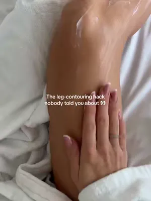 If sculpted legs are the goal… Air-Lite is the cheat code 🤫  ⁠ #legology #tonedlegs #bodysculpting #lymphaticdraiange #bodycream 