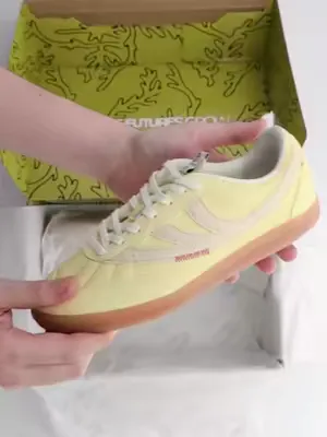 Unbox our new Flow 💛