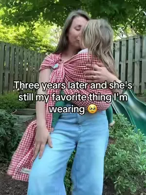 Toddler snuggles are unbeatable 🥹