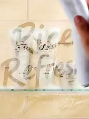 Fresh out of the shower, never felt cleaner.🚿 Our Rice collection gently washes away daily buildup and sweat, leaving skin looking fresh and hydrated all summer. ✨   #ricewash #ricecleansing #ricescru