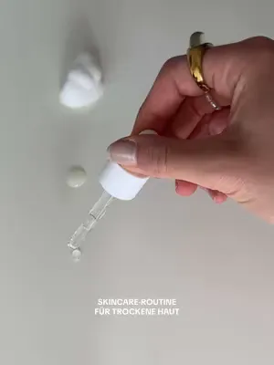 So schützt du deine Haut vor dem Austrocknen!  Welche Tipps hast du gegen trockene Haut? 💬 #skincaretips #skincarehacks #skincareroutinetips #rosentalorganics 