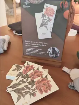 STOP SCROLLING — FREE HONG BAOS ALERT 🧧🚨 Spend $280 & get a complimentary Heveya Hong Bao set. Prosperity + aesthetic = win win. #luxuryliving #CNY2026 #lunarnewyear #SGshopping #tiktoksg 