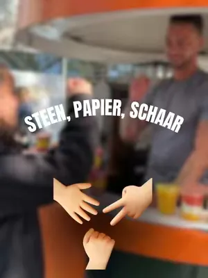 De Oplossing Tegen Nare Geurtjes In De Auto! 😉 #oduree #straatinterviews #steenpapierschaar #challenge #raadhet 