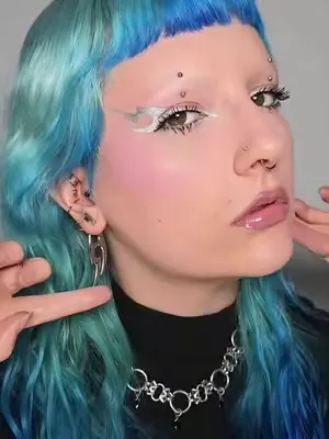 the crispest eyeliner around! ✨ our earrings reimagined as makeup by @nonamua 💙
