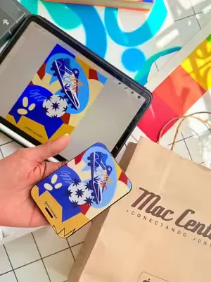 Game on. ⚽🌎 One of our favourite custom projects: a limited-edition magnetic powerbank inspired by the passion of football. Designed by @Green Amarilla ✨ Available exclusively via @Mac Center Colombia