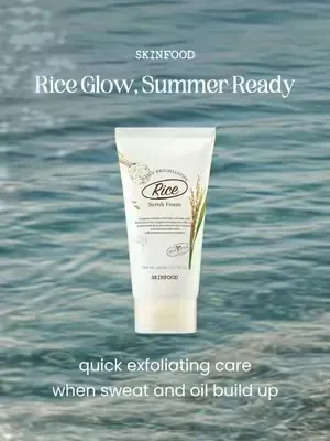 Nothing feels better than washing away a hot summer day. 🛁✨ Cleanse away sweat and excess oil, then layer on lightweight hydration for a healthy summer glow.   #ricecleansing #ricescrub #riceserum #ri
