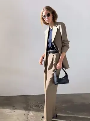 The Harri bag, designed with a sliding handle to take you from day to night. #thehorse #harribag 