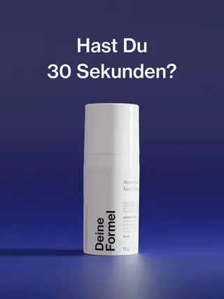 Mehr braucht es nicht.  Nur 30 Sekunden am Tag, um Deine persönliche Formel aufzutragen. 9 von 10 Patient:innen berichten schon nach 6-8 Wochen von deutlich klarerer Haut.💙 Die Grundlage?  Eine indivi