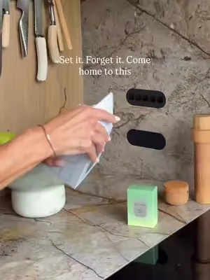Up to 700 hours of fragrance without you having to lift a finger. That is your home smelling incredible every morning when you wake up, every evening when you walk through the door, and every hour in 