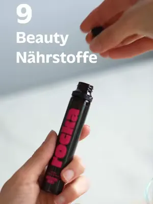 Deine Haut braucht Support von innen 💖 Unser Vegan Collagen Boost unterstützt die körpereigene Kollagenbildung – perfekt für mehr Glow, Feuchtigkeit & Hautkomfort ✨ …easy integrierbar in jede Morgen R