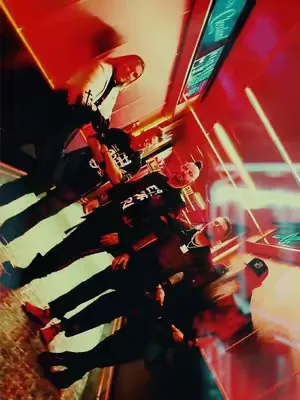 Ten shows into our Λ𝖫𝖨𝖤𝖭Λ𝖳𝖨Ø𝖭 𝖳ØUR, and we're loving every minute of it 🔥👤 🎥 @Sanjay Parikh Media  #threedaysgrace #alienationtour #OnTour 