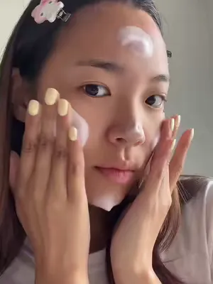 That glow?! That’s all… ✨👠 #Yepoda #TheDevilWearsPrada #KBeauty #SkincareRoutine #GlowySkin 
