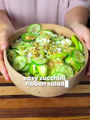A recipe that just so happens to work with all those zucchinis coming in your box this week 👀🧅 This Zucchini Ribbon Salad is the perfect Spring transition salad. Crunchy, savoury, refreshing with a dr